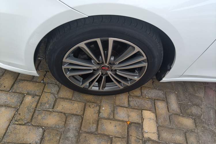 Used Roewe i6 2019 PLUS 1.6L CVT 4G Connected Flagship Deluxe Edition Left Front Wheel Hub