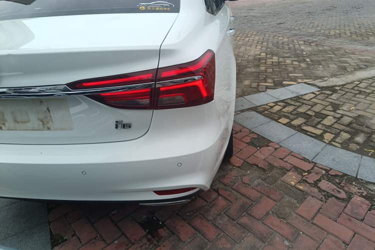 Used Roewe i6 2019 PLUS 1.6L CVT 4G Connected Flagship Deluxe Edition Right Rear Taillight