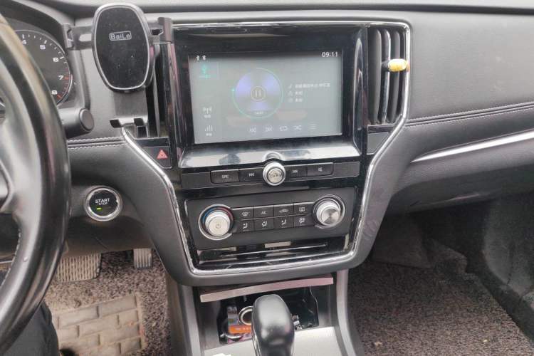 Used Roewe i6 2017 20T Automatic Flagship Edition Audio And AC Panel
