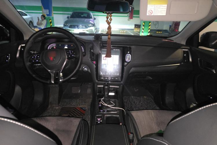 Used Roewe i6 2017 20T Automatic Internet ZhiZun Edition Center Console