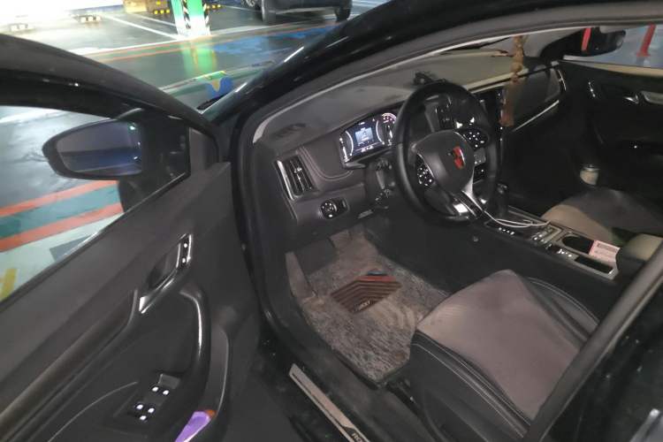 Used Roewe i6 2017 20T Automatic Internet ZhiZun Edition Driver Seat