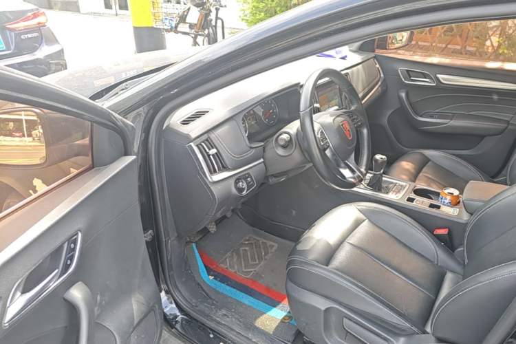 Used Roewe i6 2017 20T Manual Luxury Edition Driver Seat