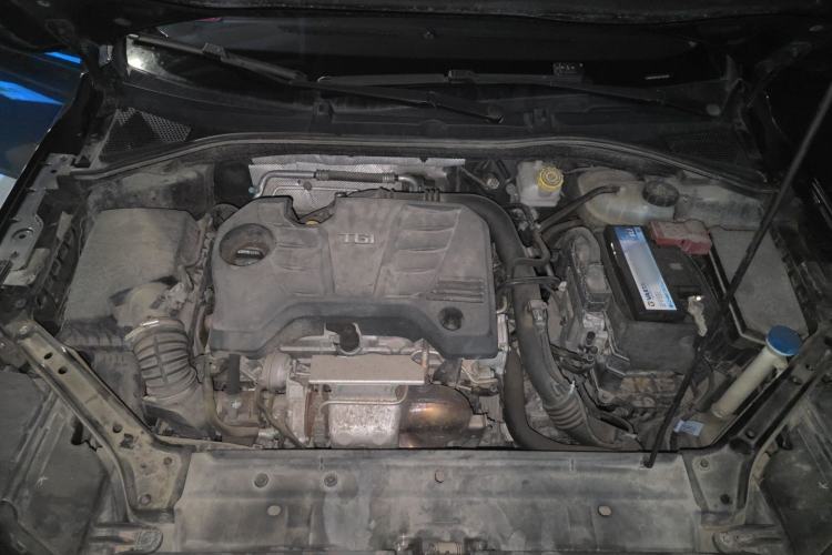 Used Roewe i6 2017 20T Automatic Internet ZhiZun Edition Engine Bay