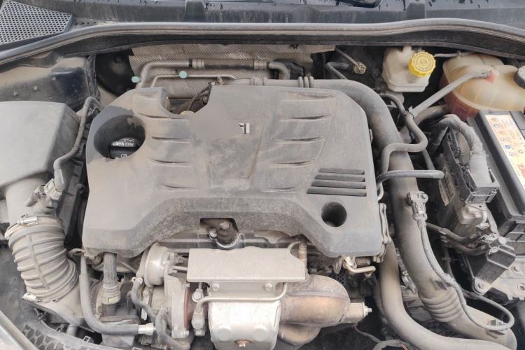 Used Roewe i6 2017 20T Automatic Flagship Edition Engine Bay