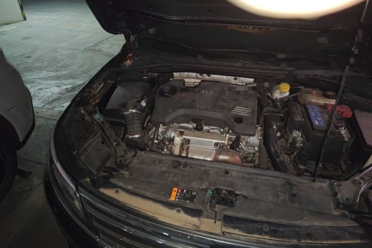 Used Roewe i6 2017 20T Automatic Internet ZhiZun Edition Engine Bay Right