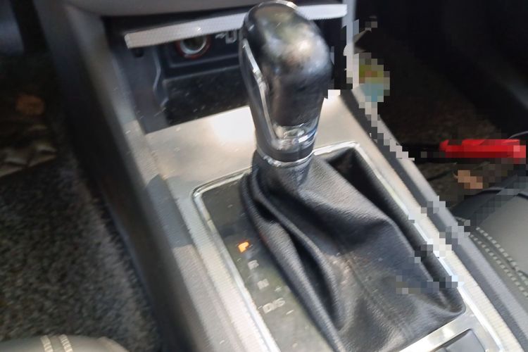 Used Roewe i6 2017 20T Automatic Flagship Edition Gear Lever