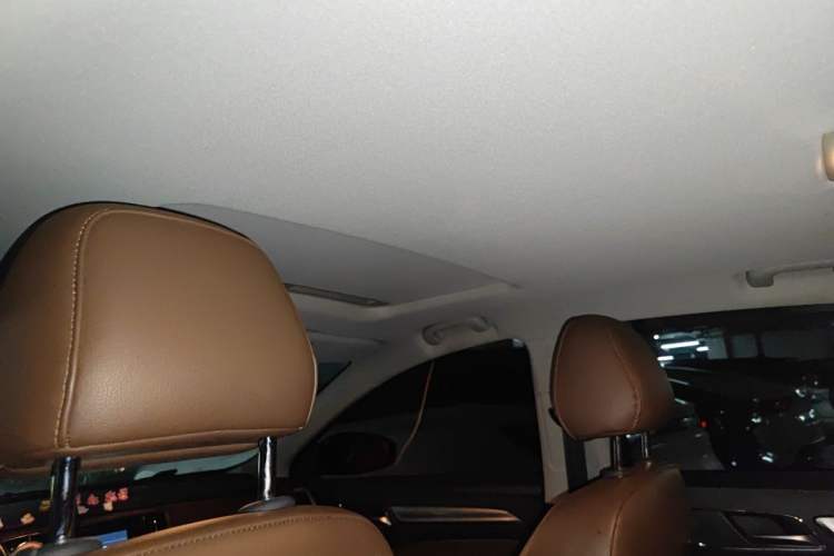 Used Roewe i6 2017 20T Automatic Internet ZhiZun Edition Headliner