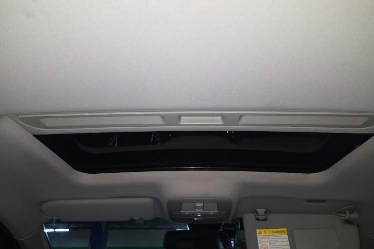 Used Roewe i6 2017 20T Automatic Internet ZhiZun Edition Headliner