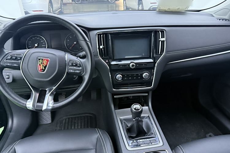 Used Roewe i6 2017 20T Manual Luxury Edition Interior 1