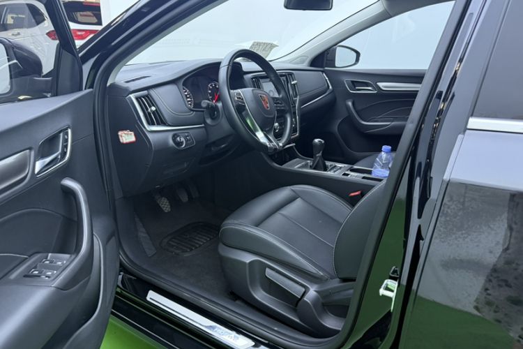 Used Roewe i6 2017 20T Manual Luxury Edition Interior 2