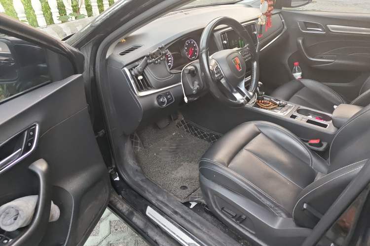 Used Roewe i6 2017 20T Automatic Internet Smart Edition Interior 3