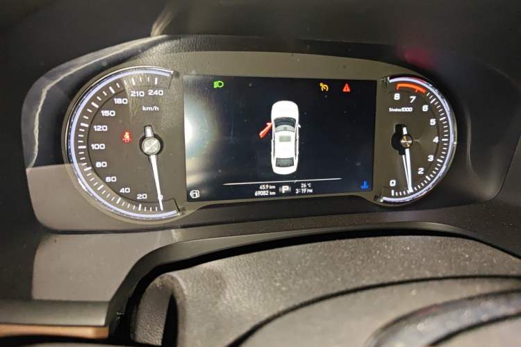 Used Roewe i6 2017 20T Automatic Internet ZhiZun Edition Odometer Close Up