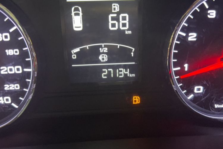 Used Roewe i6 2017 20T Manual Luxury Edition Odometer Close Up