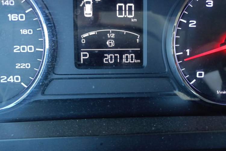 Used Roewe i6 2017 20T Automatic Flagship Edition Odometer Close Up