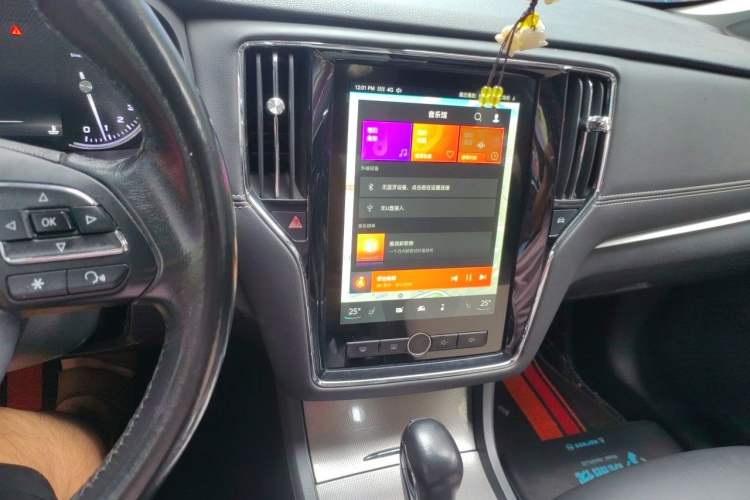 Used Roewe i6 2017 20T Automatic Internet ZhiZun Edition Audio And AC Panel