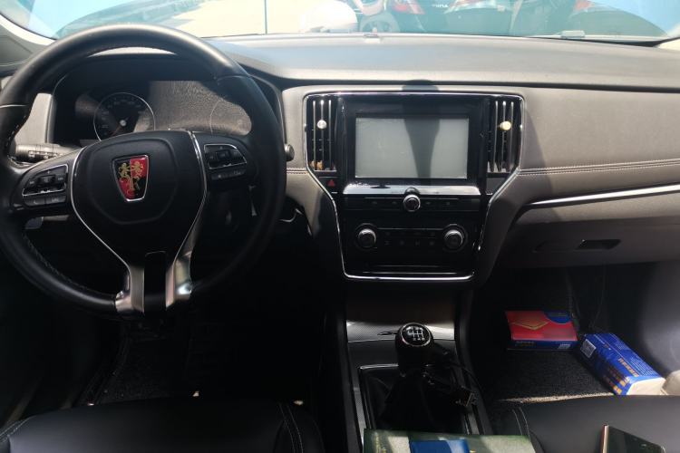 Used Roewe i6 2017 20T Manual Luxury Edition Center Console