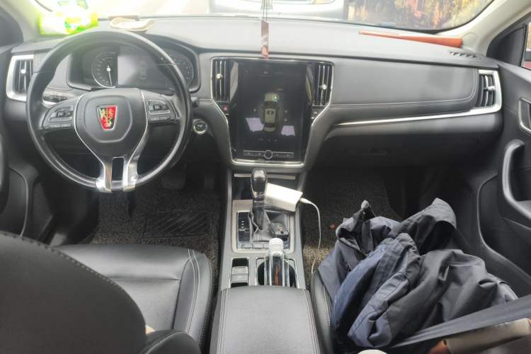 Used Roewe i6 2017 20T Automatic Internet ZhiZun Edition Center Console