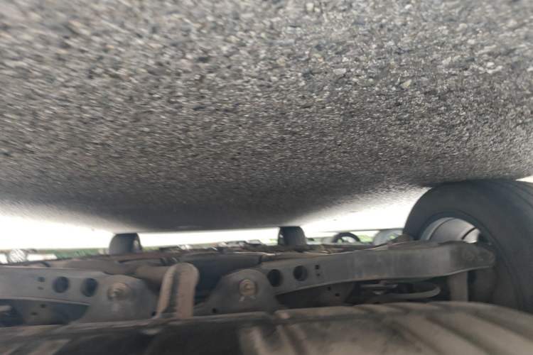 Used Roewe i6 2017 20T Automatic Internet ZhiZun Edition Chassis Rear