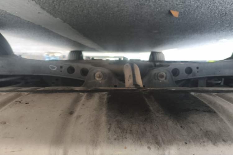 Used Roewe i6 2017 20T Automatic Internet ZhiZun Edition Chassis Rear