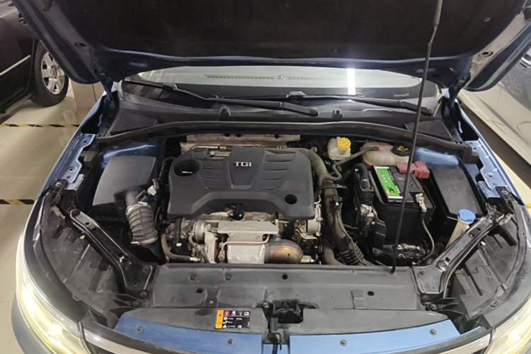 Used Roewe i6 2017 20T Automatic Internet Smart Edition Engine Bay