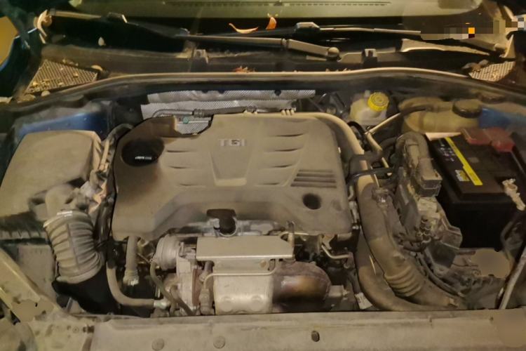 Used Roewe i6 2017 20T Automatic Internet ZhiZun Edition Engine Bay