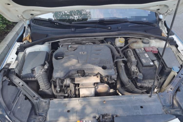 Used Roewe i6 2017 20T Automatic Internet ZhiZun Edition Engine Bay