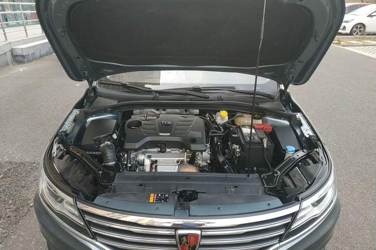 Used Roewe i6 2017 20T Automatic Flagship Edition Engine Bay