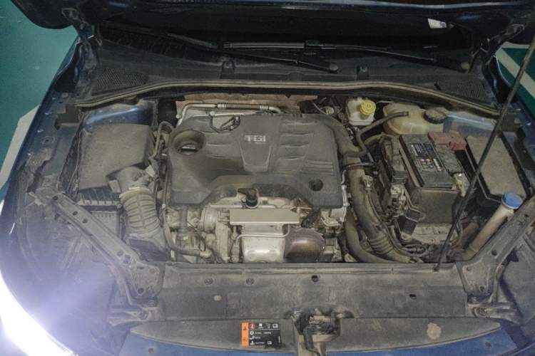 Used Roewe i6 2017 20T Automatic Internet ZhiZun Edition Engine Bay