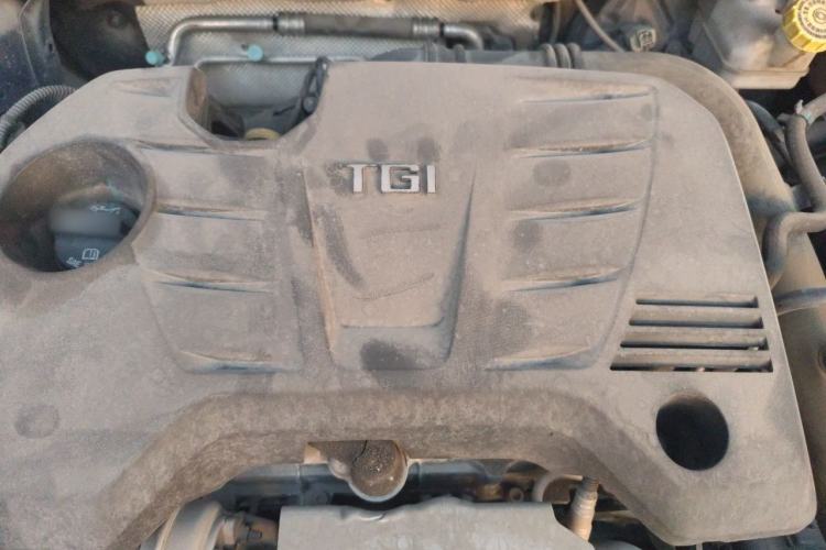 Used Roewe i6 2017 20T Automatic Internet Smart Edition Engine Bay