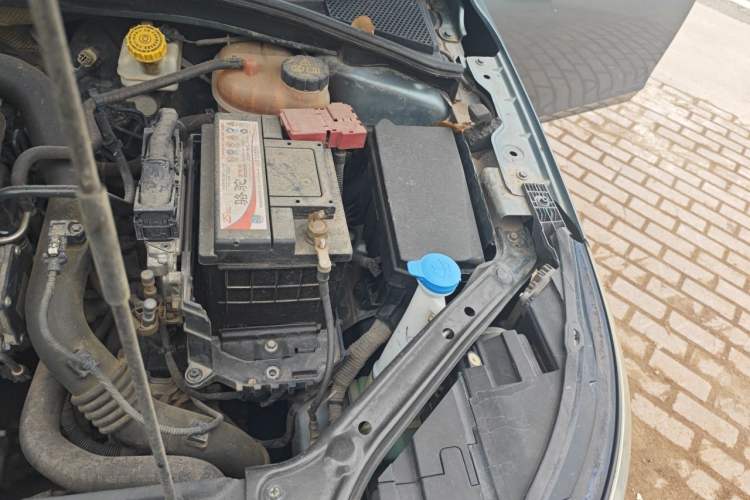 Used Roewe i6 2017 20T Automatic Flagship Edition Engine Bay Left
