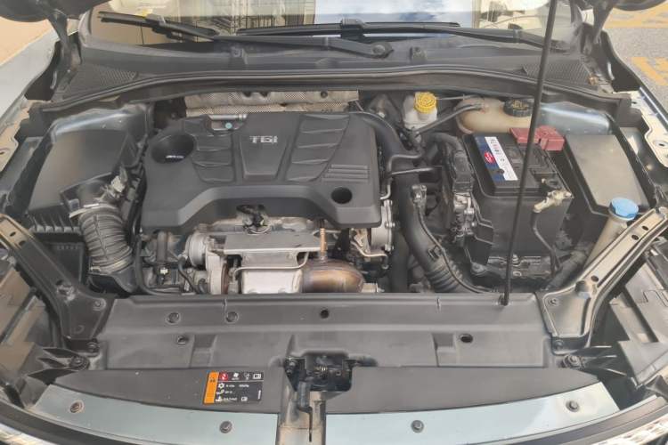 Used Roewe i6 2017 20T Automatic Internet Smart Edition Engine Bay