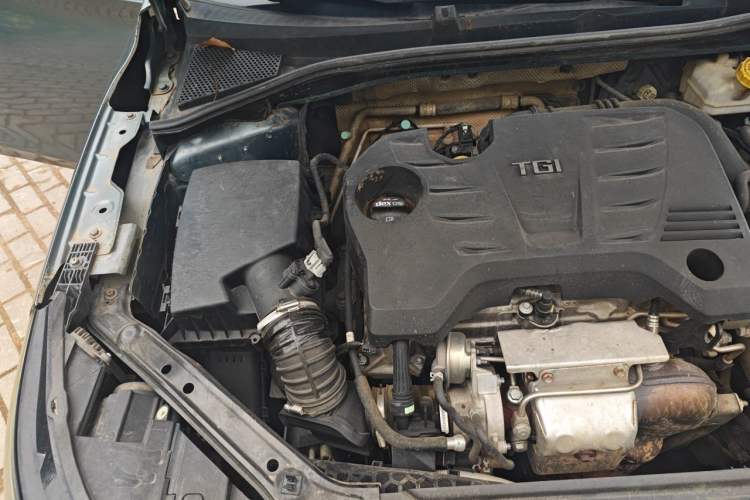 Used Roewe i6 2017 20T Automatic Flagship Edition Engine Bay Right
