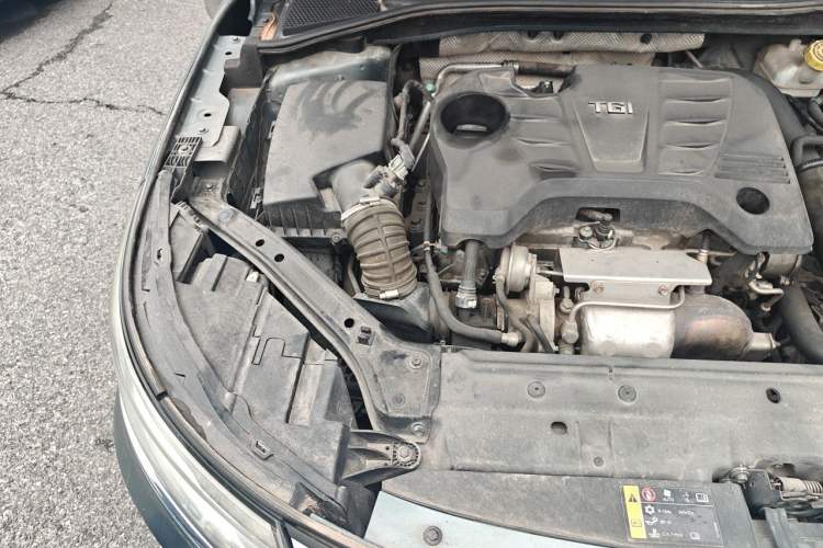 Used Roewe i6 2017 20T Automatic Internet ZhiZun Edition Engine Bay Right