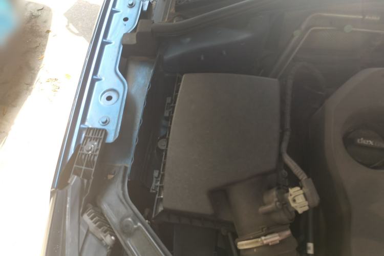 Used Roewe i6 2017 20T Manual Luxury Edition Engine Bay Right