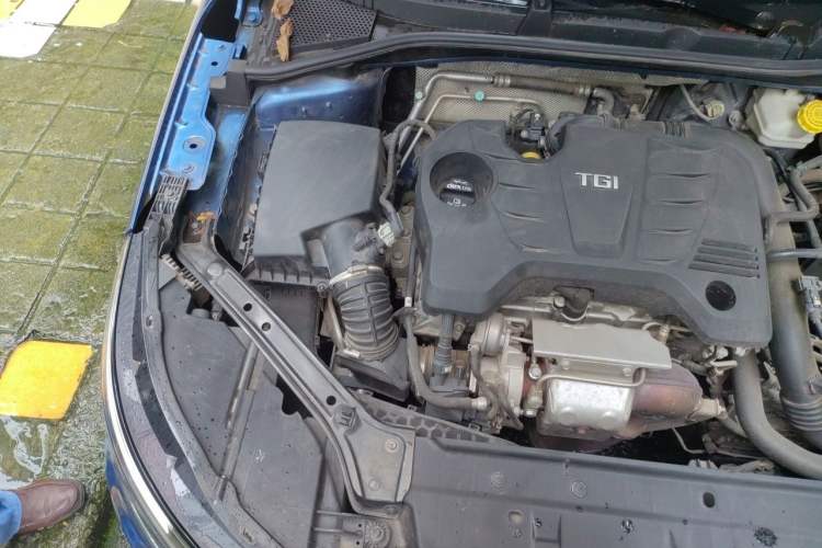 Used Roewe i6 2017 20T Automatic Internet ZhiZun Edition Engine Bay Right