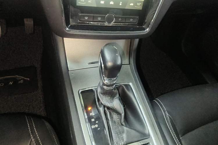Used Roewe i6 2017 20T Automatic Internet Smart Edition Gear Lever