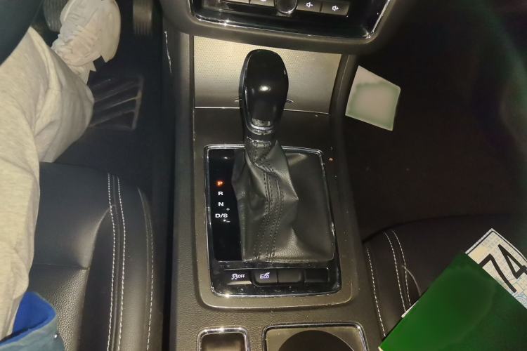 Used Roewe i6 2017 20T Automatic Internet ZhiZun Edition Gear Lever