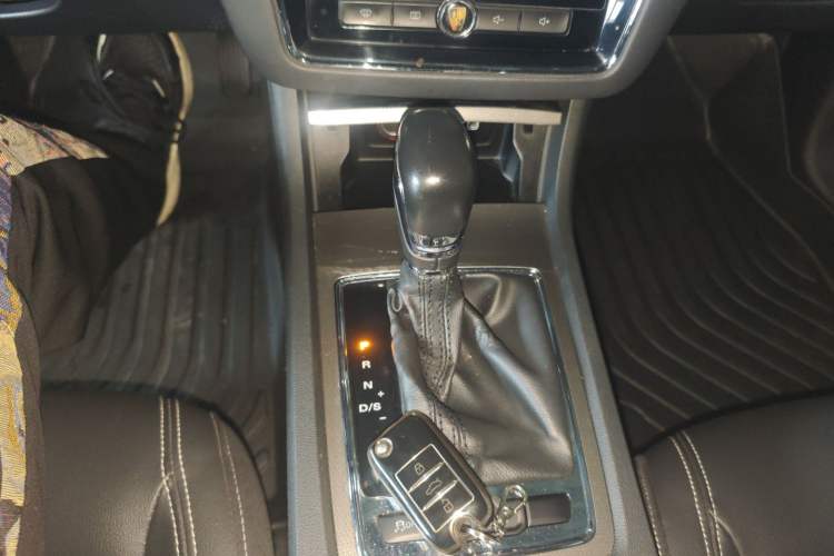 Used Roewe i6 2017 20T Automatic Internet Smart Edition Gear Lever