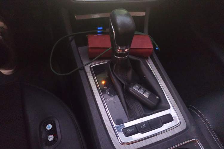 Used Roewe i6 2017 20T Automatic Internet Smart Edition Gear Lever