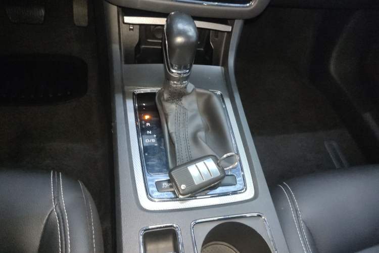 Used Roewe i6 2017 20T Automatic Flagship Edition Gear Lever