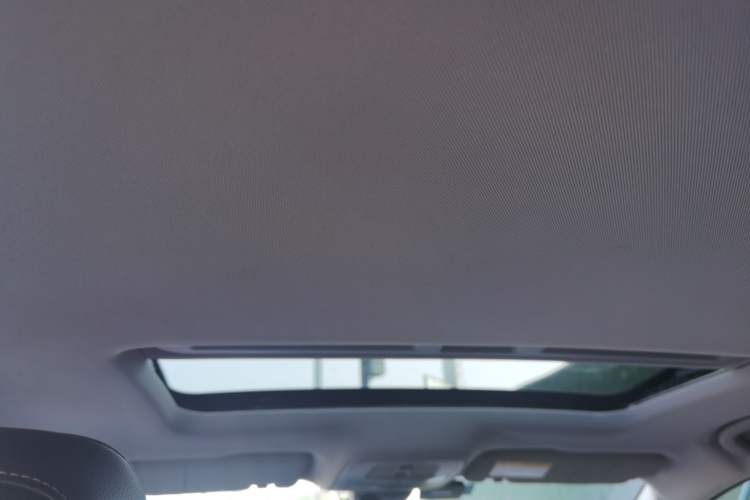 Used Roewe i6 2017 20T Automatic Internet ZhiZun Edition Headliner