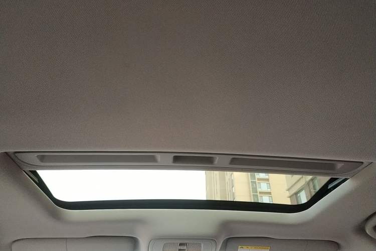 Used Roewe i6 2017 20T Automatic Flagship Edition Headliner