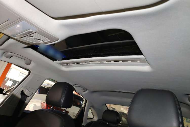 Used Roewe i6 2017 20T Automatic Internet Smart Edition Headliner