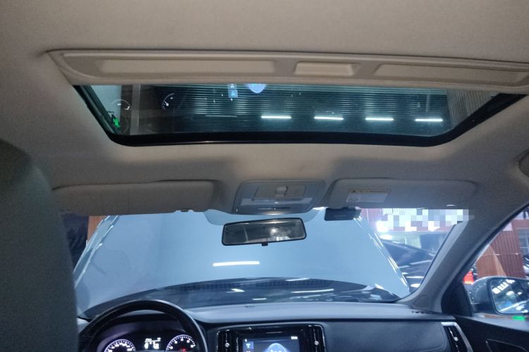 Used Roewe i6 2017 20T Automatic Flagship Edition Headliner