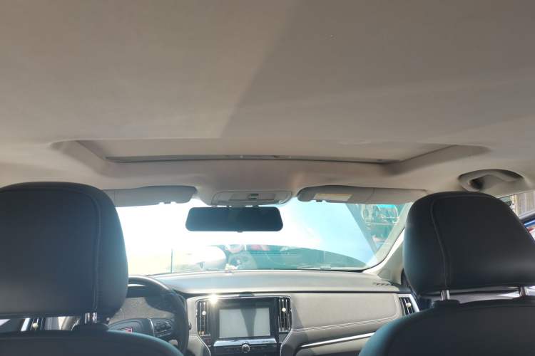 Used Roewe i6 2017 20T Manual Luxury Edition Headliner