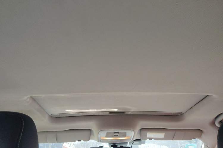 Used Roewe i6 2017 20T Automatic Internet ZhiZun Edition Headliner