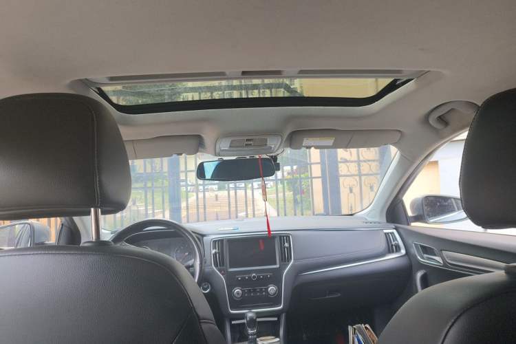 Used Roewe i6 2017 20T Automatic Flagship Edition Headliner