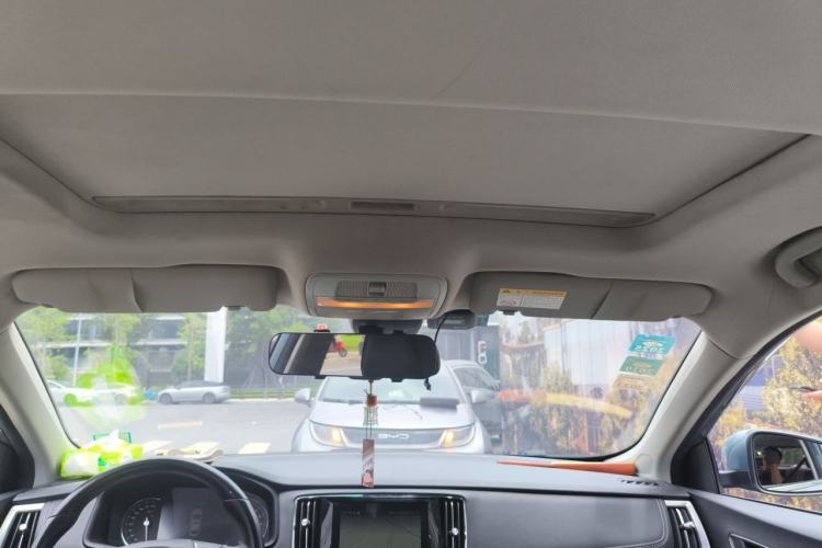 Used Roewe i6 2017 20T Automatic Internet ZhiZun Edition Headliner
