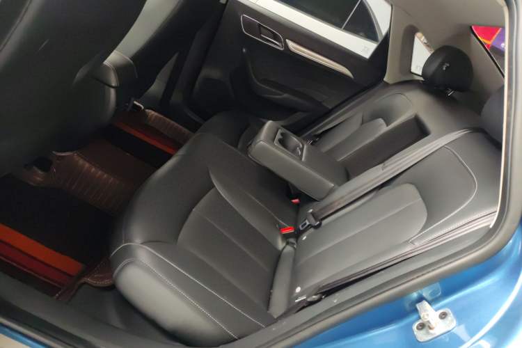 Used Roewe i6 2017 20T Automatic Internet Smart Edition Interior 1
