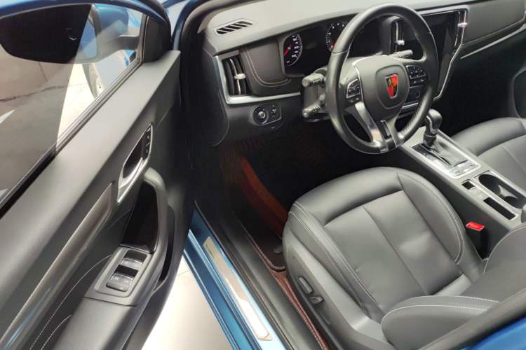 Used Roewe i6 2017 20T Automatic Internet Smart Edition Interior 2